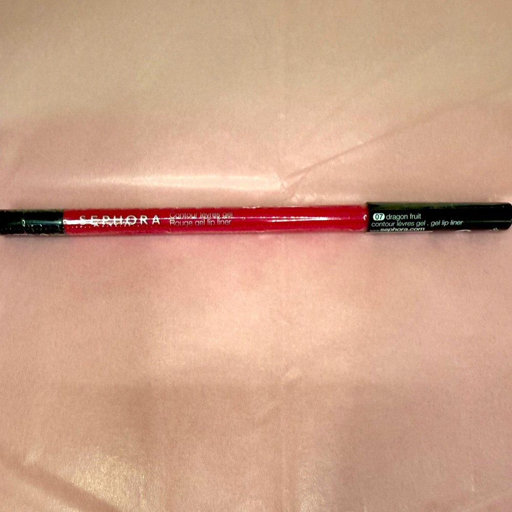 New in Package Sephora Rouge Gel Lip Liner in the Hot Pink Colour “Dragon Fruit”